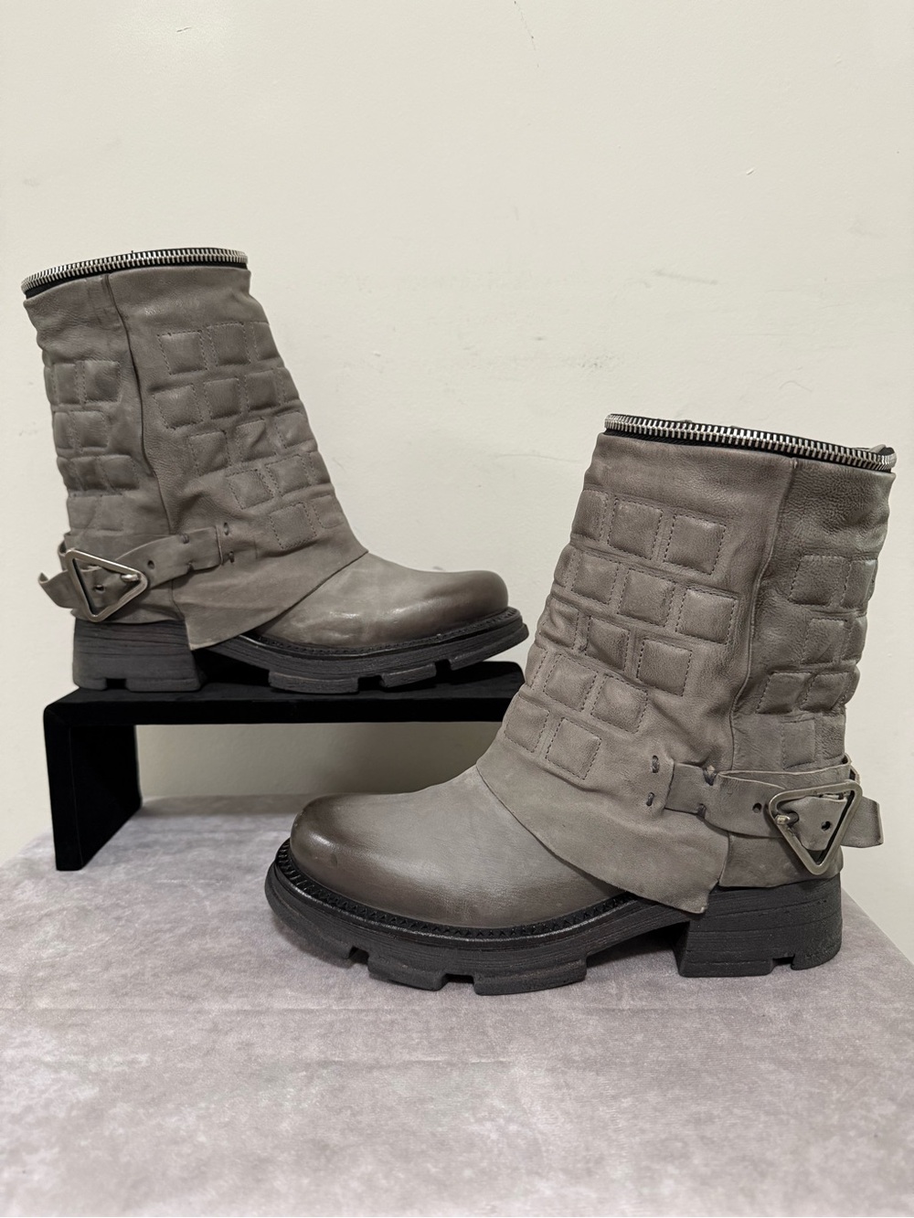 AS98 Smoke Gray Lopie Boots Size 39